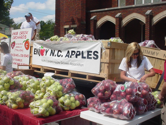 People selling apples
